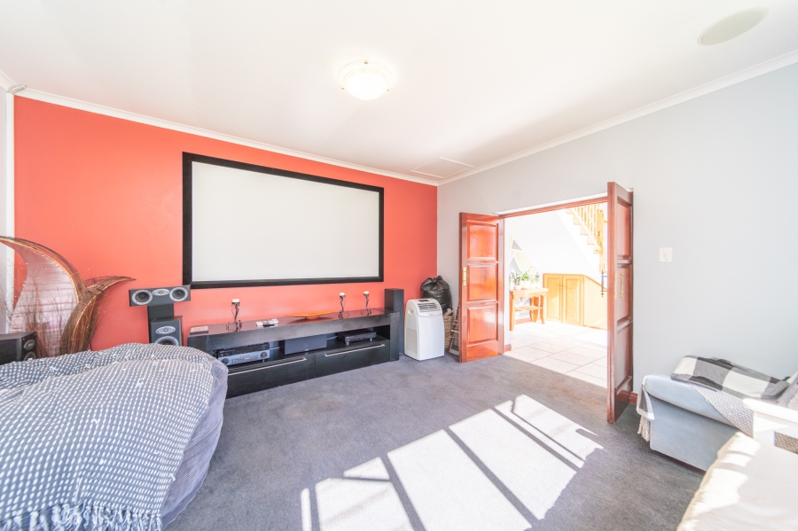 6 Bedroom Property for Sale in Vincent Heights Eastern Cape